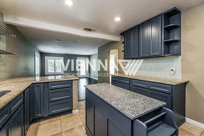 5435 Kenneth Ave — Photo 6