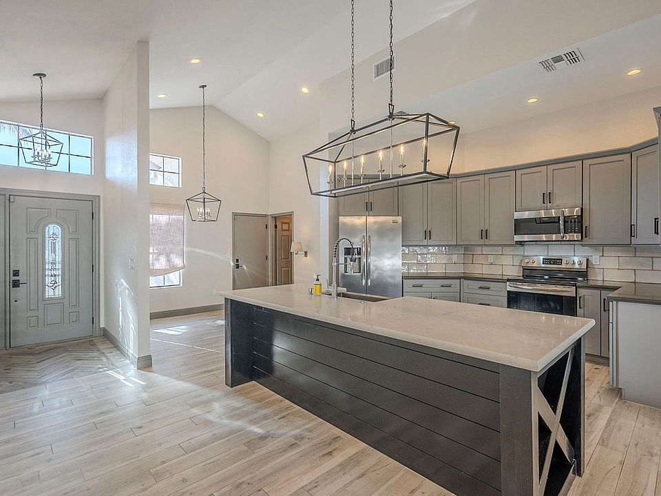 1st image of 10986 E Altadena Ave