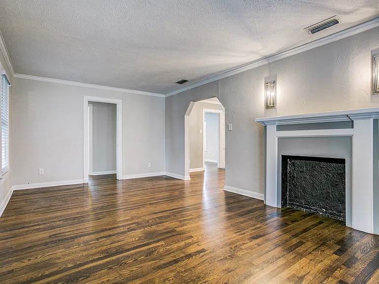 715 Newell Ave — Photo 3