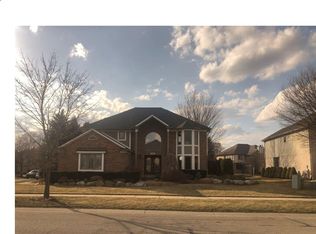 997 Norcross Dr, Rochester Hills, MI 48307