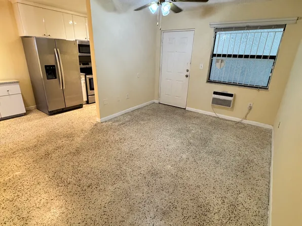 142 SW 18th Ave APT 33, Miami, FL 33135