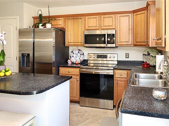 5th image of 1786 Saratoga Dr
