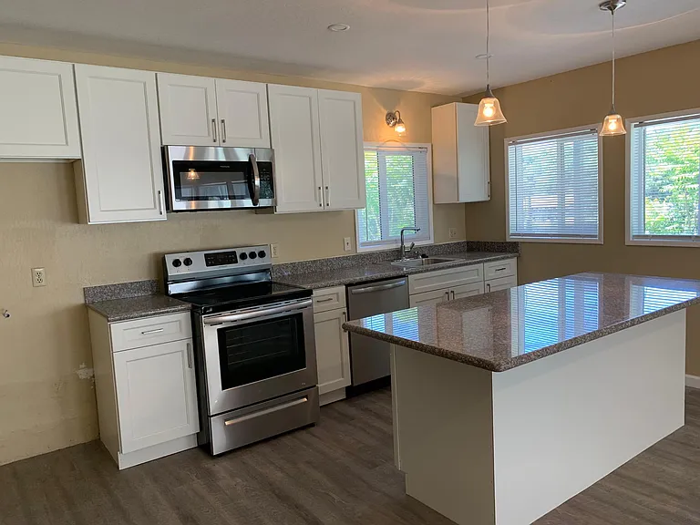 620 Barretta St #B — Photo 1