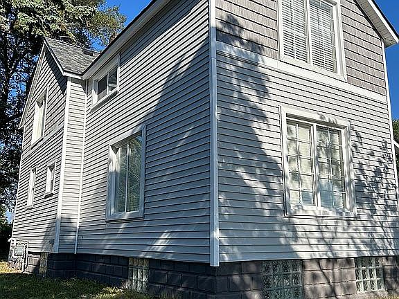 4th image of 20523 Danbury St