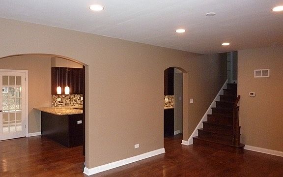 3rd image of 1037 Forest Hills Ave