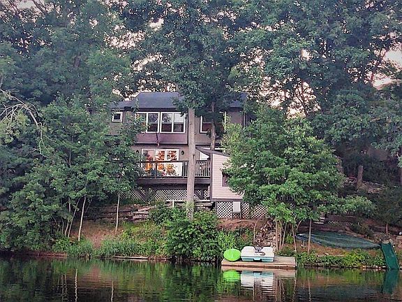 4th image of 153 Lakeshore Dr