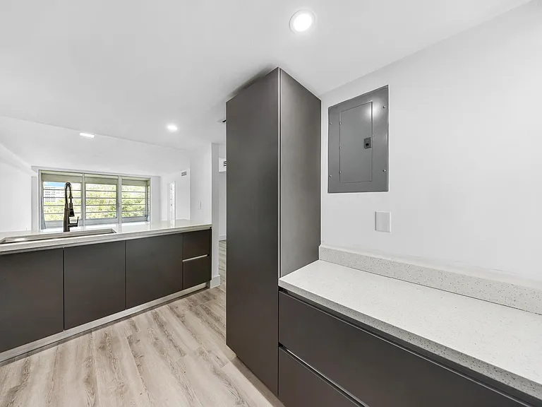3151 S Palm Aire Dr #407 — Photo 8