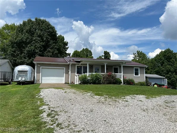 650 Lang Farm Rd, Marietta, OH 45750