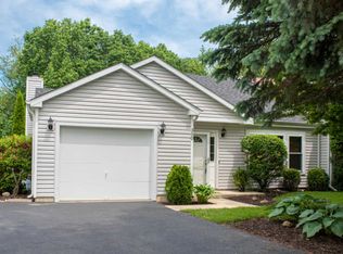 350 Chaparral Cir, Elgin, IL 60120