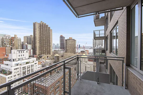 Rented by Compass | media 16