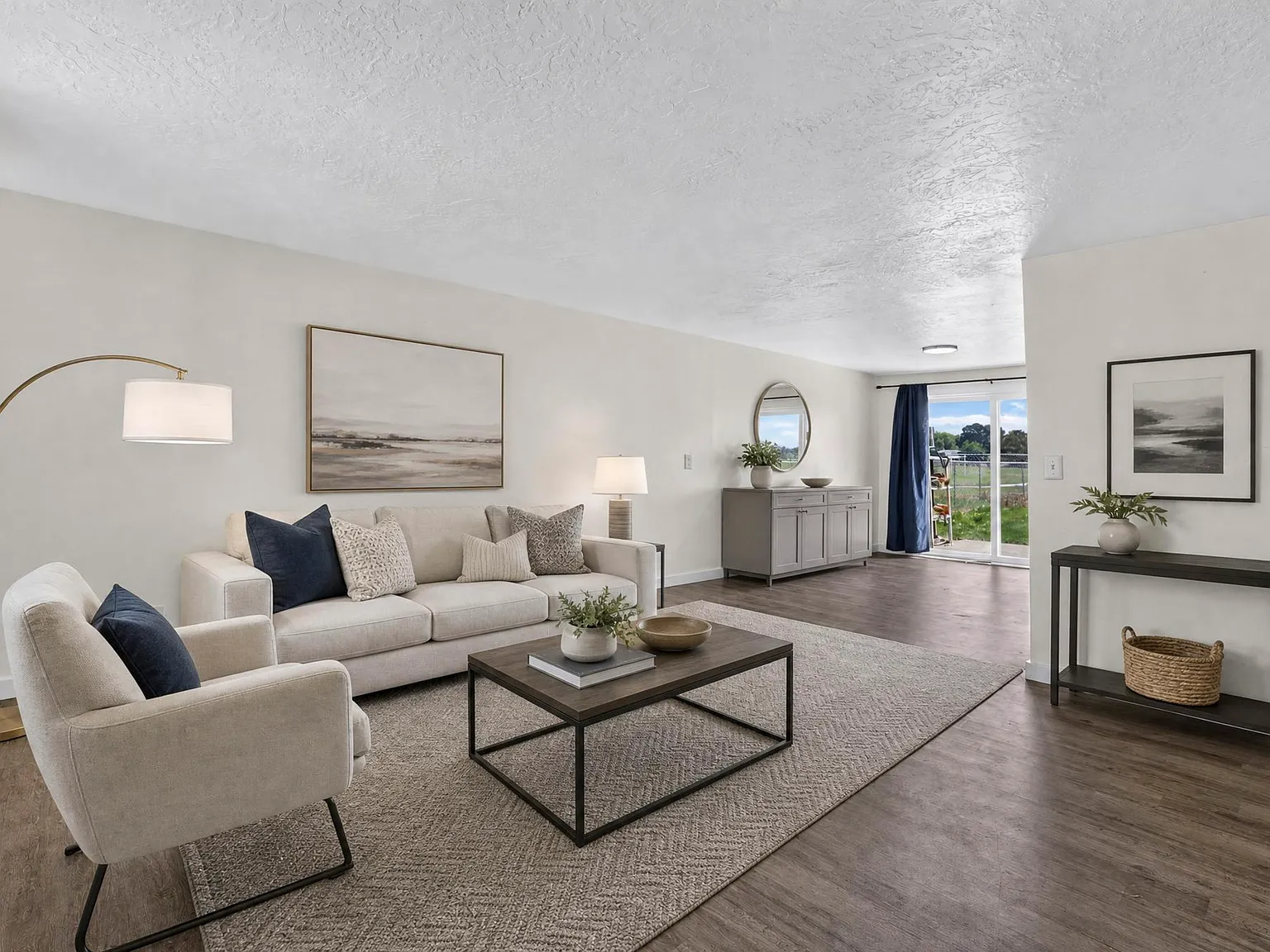 2 bed, 936 sqft, $1,995 — Photo 3