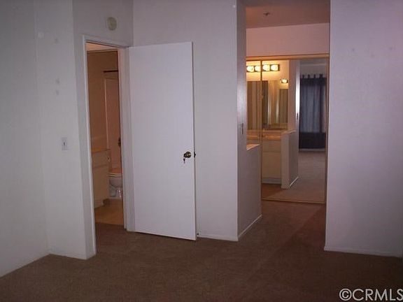 3rd image of 440 Anderwood Ct APT 18