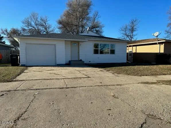 507 15th Ave W, Williston, ND 58801