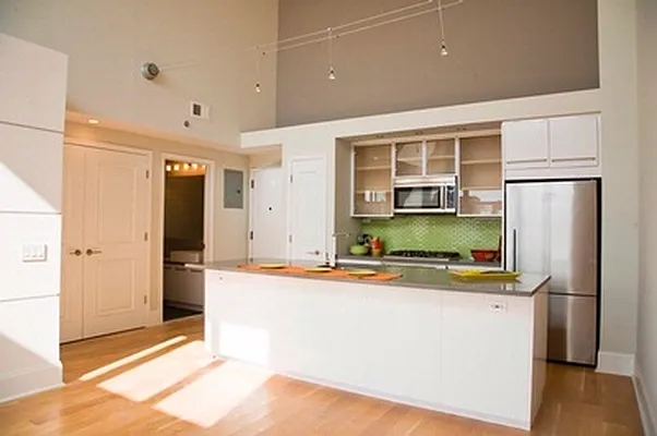 Sold by aptsandlofts.com | media 18