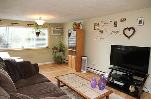 2nd image of 15 Glen Devin St
