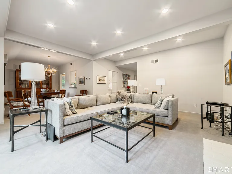 595 Heritage Vlg #B — Photo 4