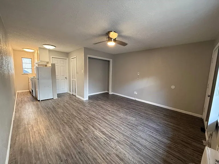 2501 Yoakum Blvd #12 — Photo 11