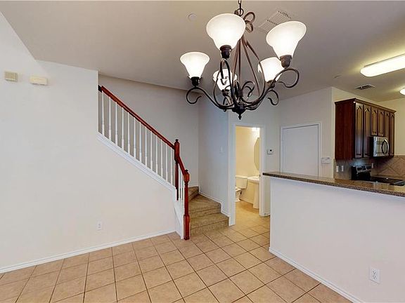 5th image of 2936 Muirfield Dr