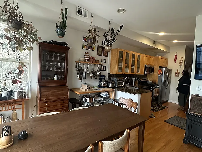 1627 W Grand Ave #3 — Photo 6