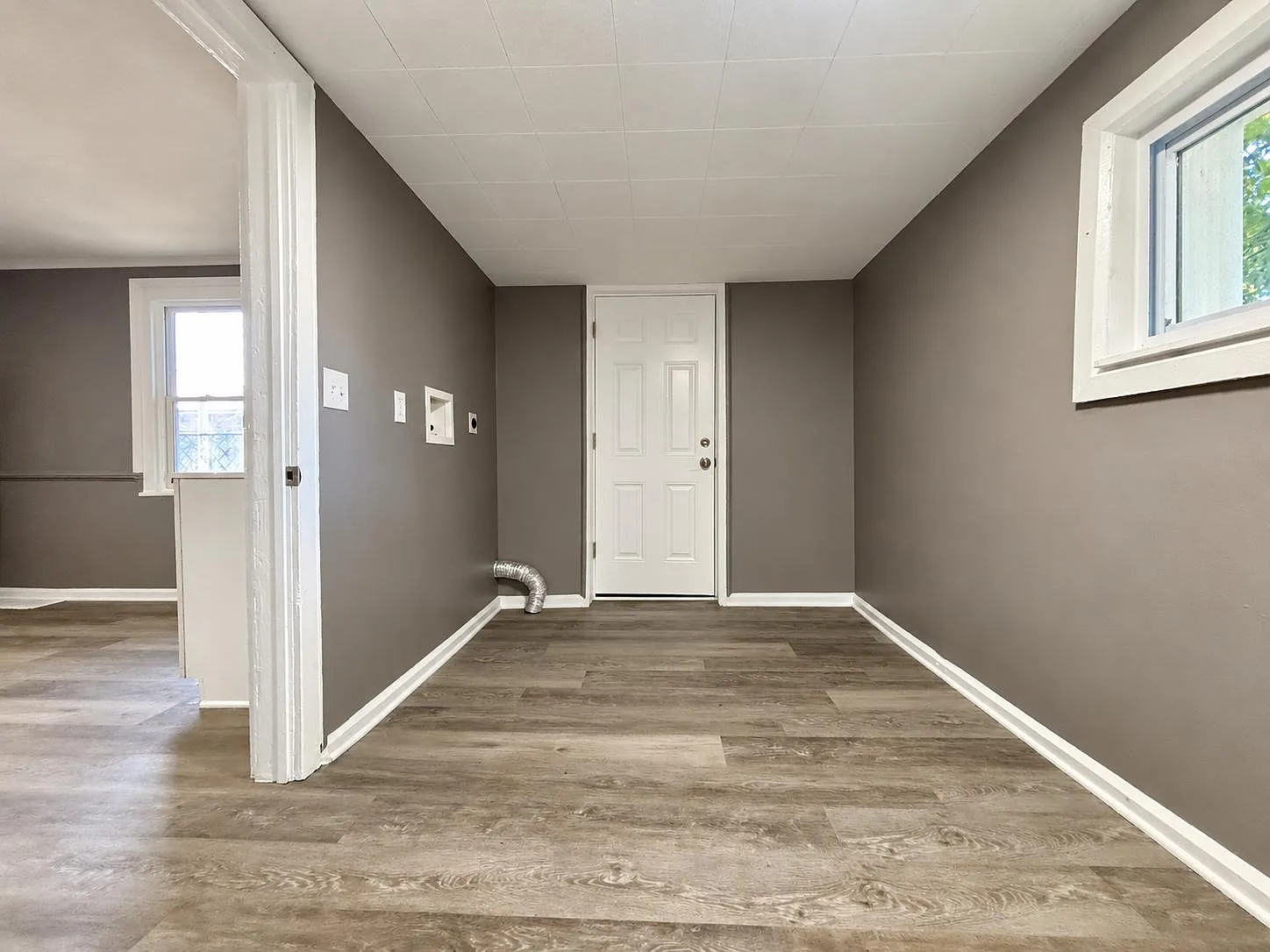 2 bed, 700 sqft, $1,300 — Photo 3