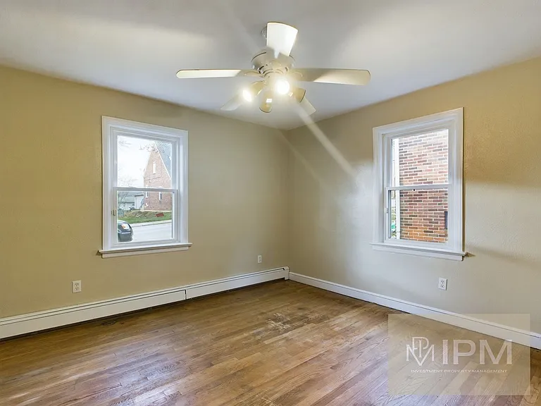 581 S Yale St — Photo 8