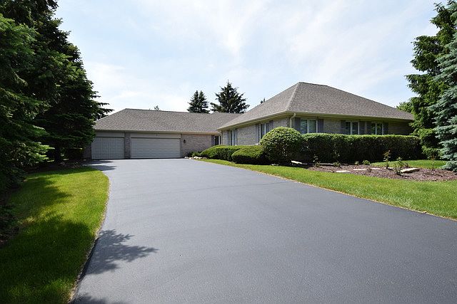 1st image of 1 Hilltop Ct