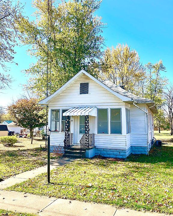 31 S 2nd St, Divernon, IL 62530 Zillow