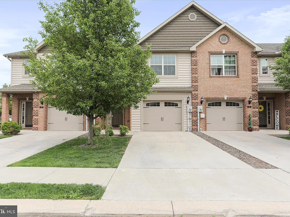 20 Delano Dr
