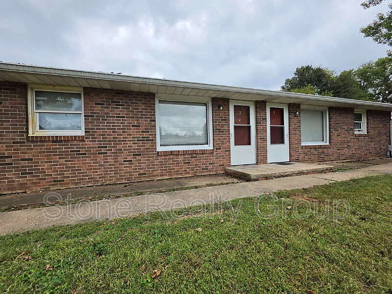 1 bed, 1.0 bath, $525 — Photo 2