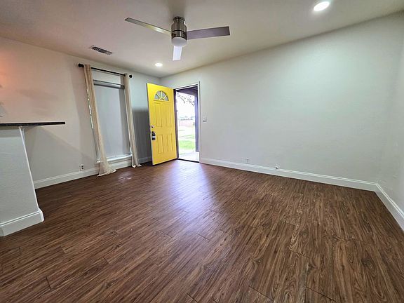 4th image of 217 Adrian Dr #219