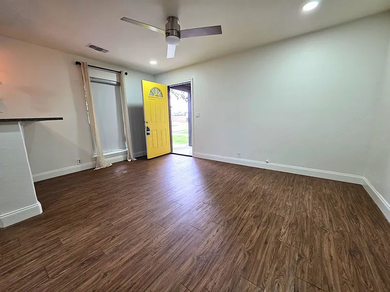 217 Adrian Dr #219 — Photo 4