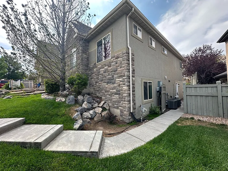 4000 E Mount Airey Dr — Photo 3