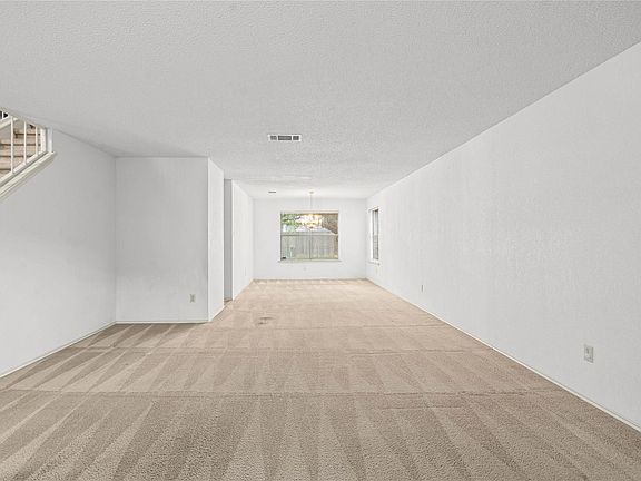 5th image of 7100 Pine Bluffs Trl