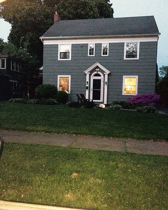 2nd image of 100 Mayflower Dr