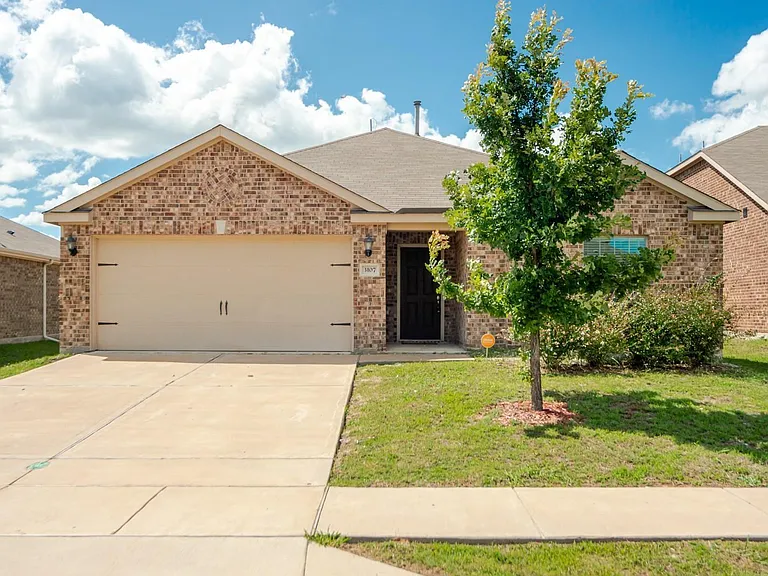 3107 Angus Dr — Photo 3