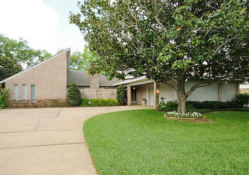 1st image of 3814 Kiamesha Dr