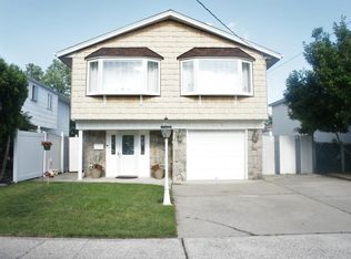 141 Fieldstone Rd, Staten Island, NY 10314