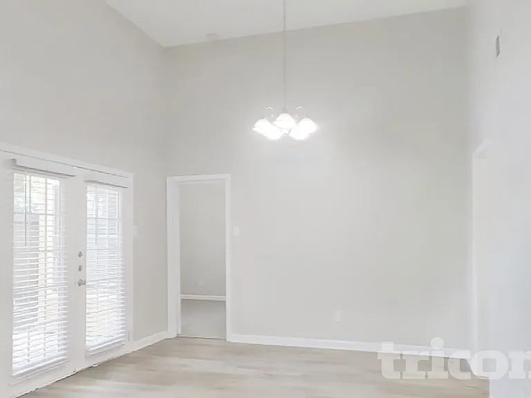 16027 Hidden Acres Dr — Photo 6
