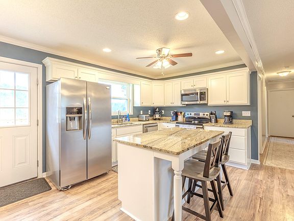 3rd image of 2423 N Marble Top Rd