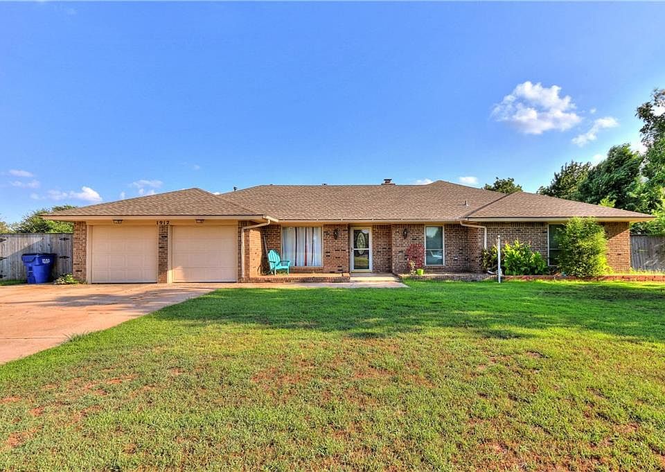 1st image of 1912 W Rose Oak Dr
