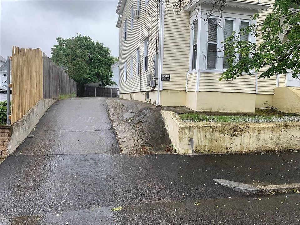 2nd image of 128 Laban St