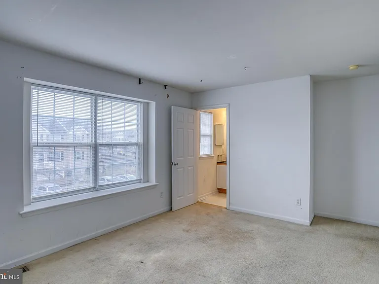407 Champs Ln — Photo 27