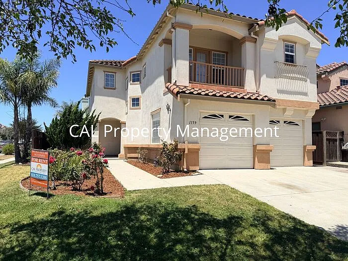 5 bed, 3.0 bath, 1949 sqft, $4,495 — Photo 2