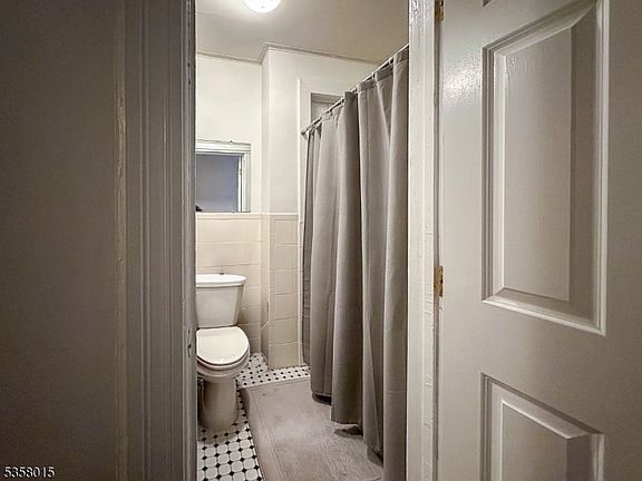 2nd image of 389 Bloomfield Ave #7