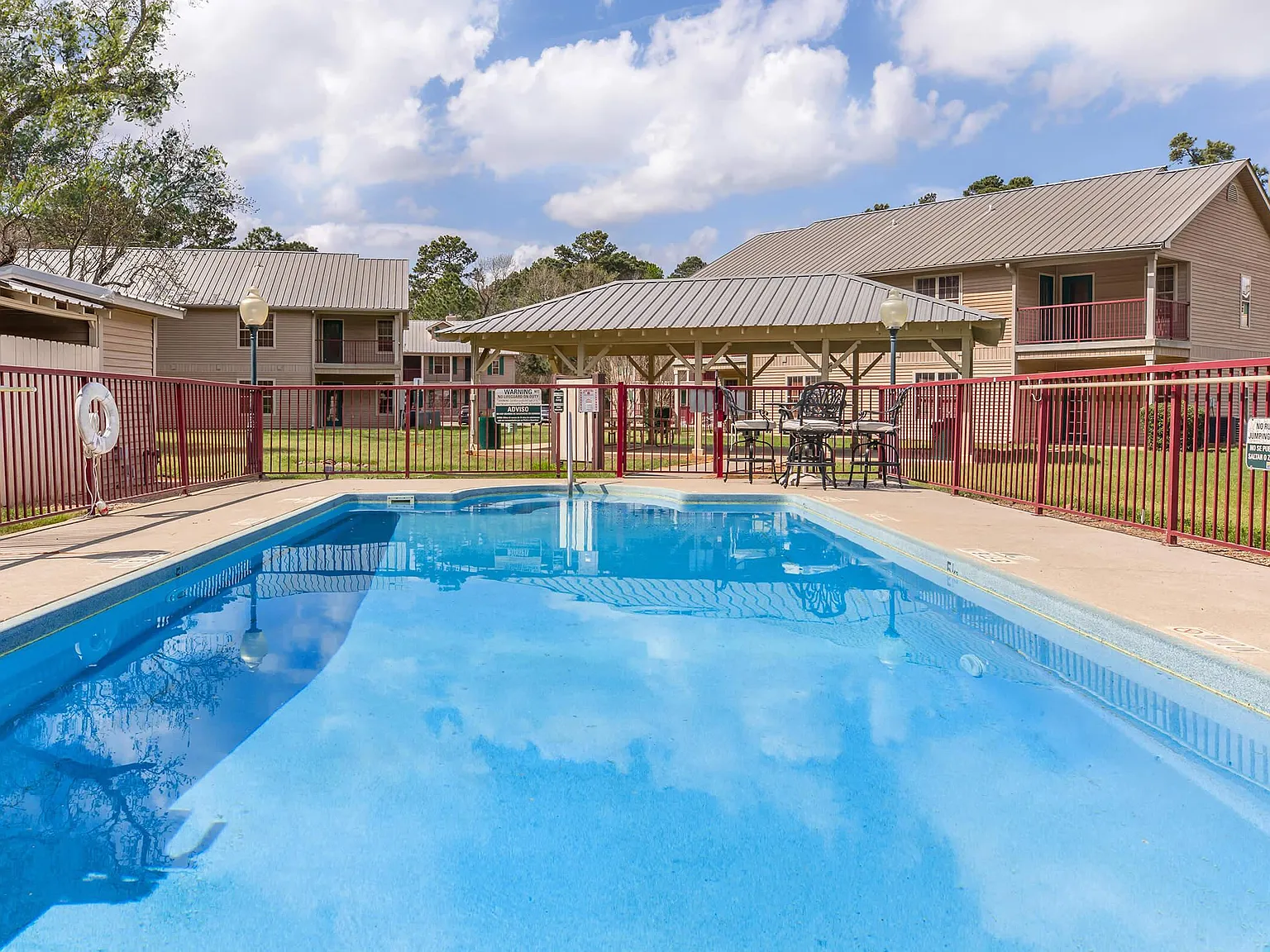 Residence at Piney Shores — Photo 2