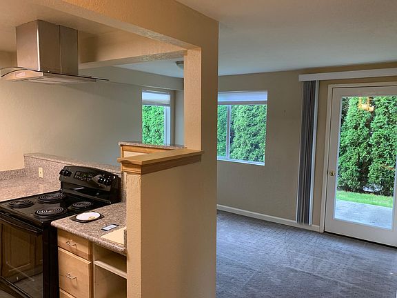4th image of 319 E Park St APT 3