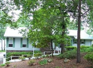 887 Bay Dr, Pell City, AL 35128