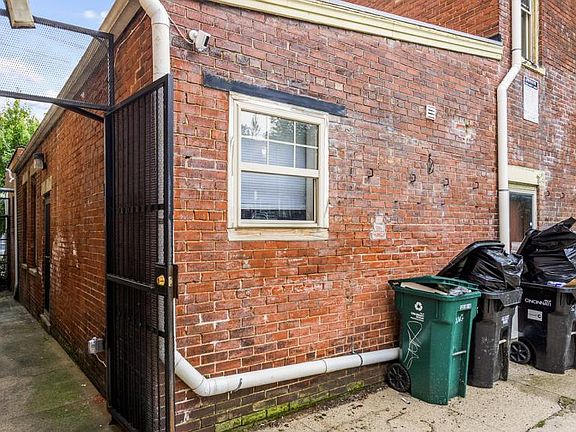 2nd image of 326 Warner St #3