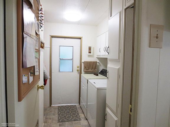 4th image of 25 Candy Ln