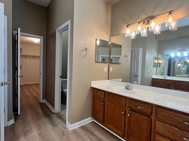 1252 Woodchurch Ln — Photo 24